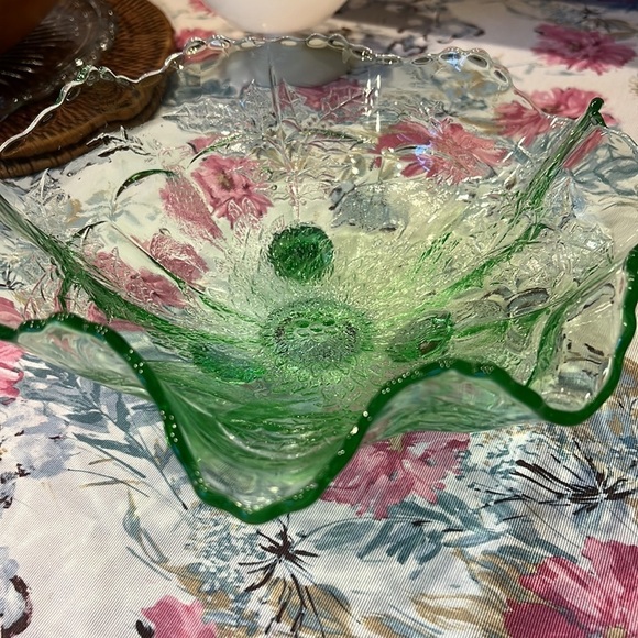 Stag & Holly Green FENTON 10" Round 3-Toed Crimped Uranium Glass Bowl - Picture 6 of 13